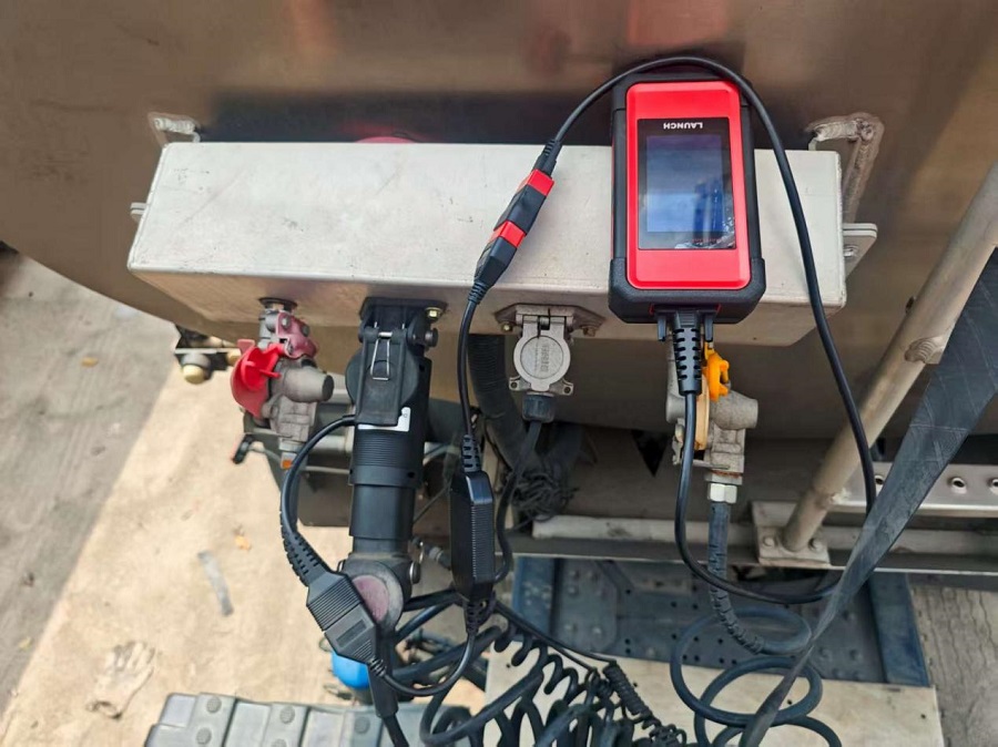 How to connect the LAUNCH DBScar Trailer-16 7 7 connector